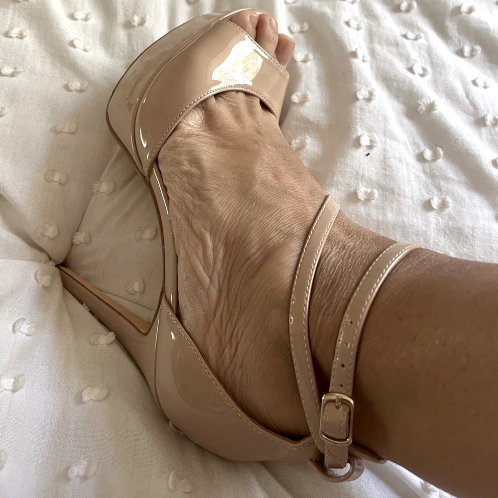 As new!! ISADORA platform nude heels. - Picture 14 of 14